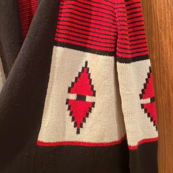 BB Dakota Wool Blend Southwest Aztec Red Black Cardigan Sweater Size Medium - Picture 4 of 9